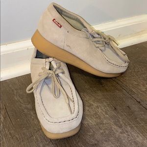 Women’s Clark’s Wallabee’s Size 7
